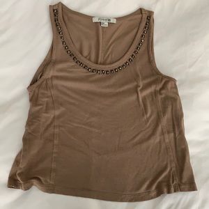 Tan tank